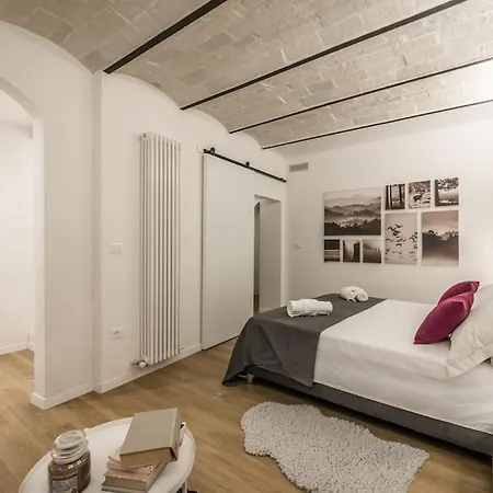 Ab - Via Arienti 15 *