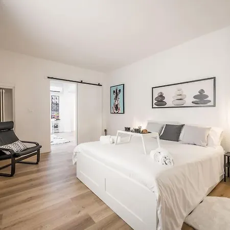 Appartement Ab - Via Arienti 15 *